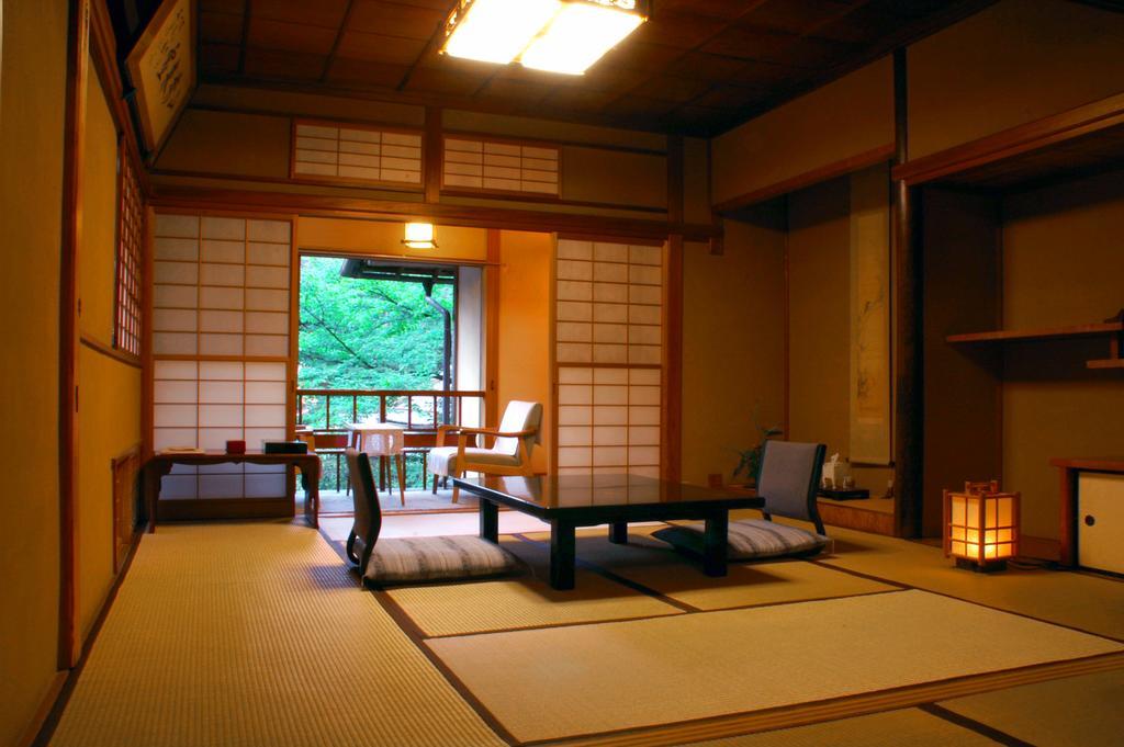 Mukaitaki Hotel Aizuwakamatsu Bagian luar foto