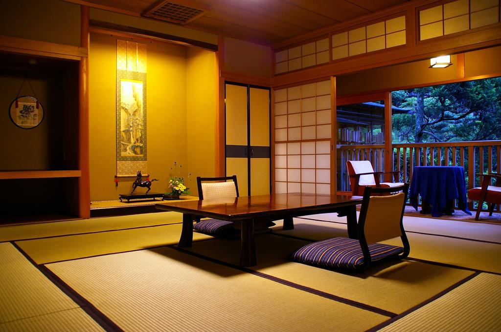 Mukaitaki Hotel Aizuwakamatsu Bagian luar foto