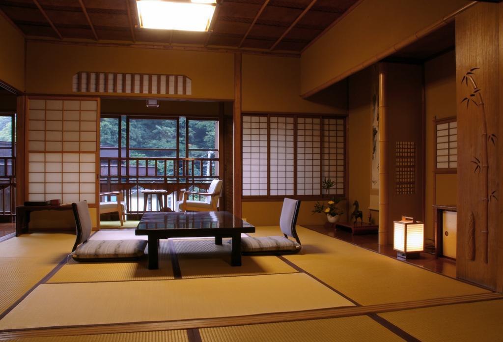 Mukaitaki Hotel Aizuwakamatsu Bagian luar foto