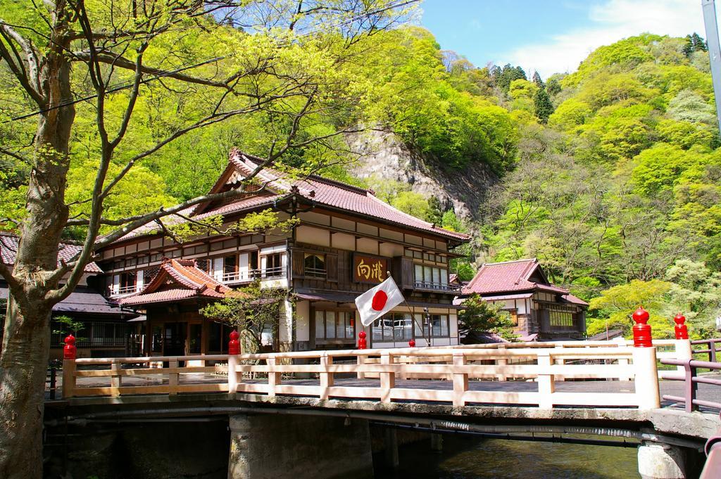 Mukaitaki Hotel Aizuwakamatsu Bagian luar foto