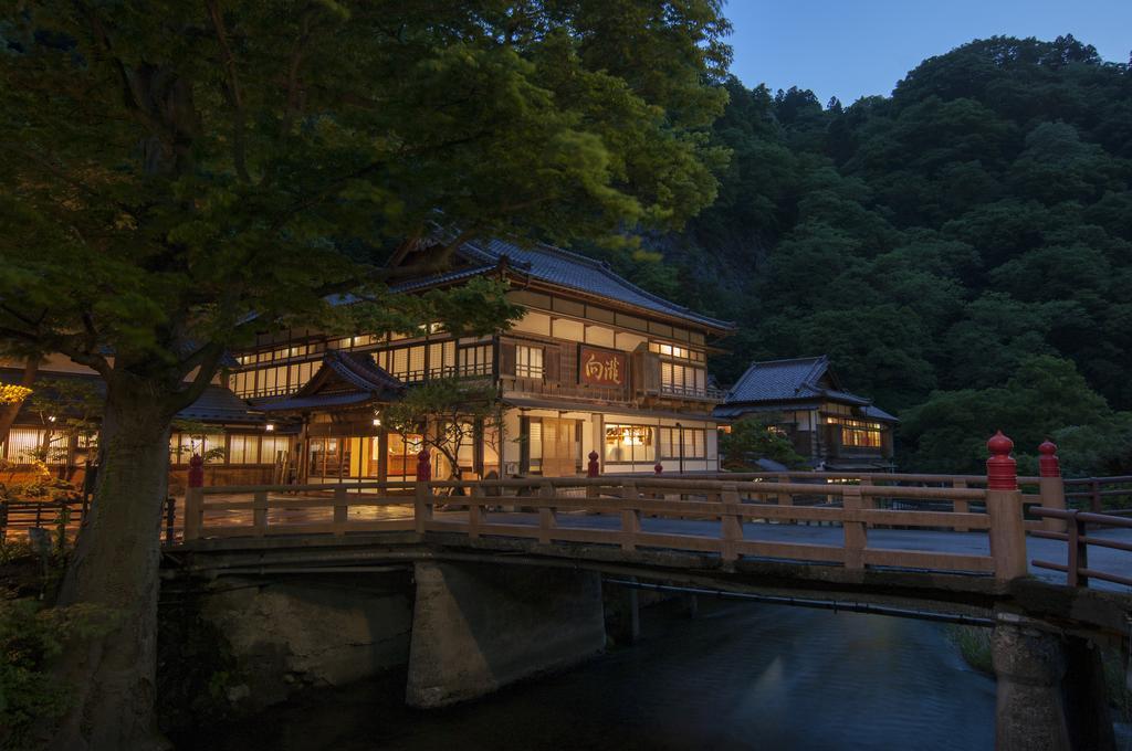 Mukaitaki Hotel Aizuwakamatsu Bagian luar foto